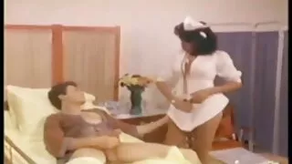 ٹگ پاس سے زبردست ساشا اسٹون کے ساتھ درمیانے سائز کی چوچیان کی کارروائی