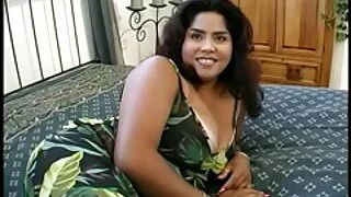 ٹیم سکیٹ سے سیکسی کلو کے ساتھ مونڈنے والا سکرو