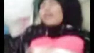 Brazzers سے گرم، شہوت انگیز Petite شہزادی حوا کے ساتھ ہینڈ جاب ایکشن