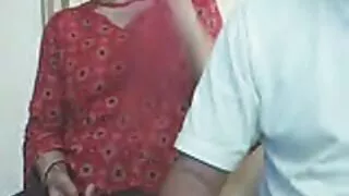 اولڈجے سے گرم لیانا کے ساتھ سٹرپنگ فلم