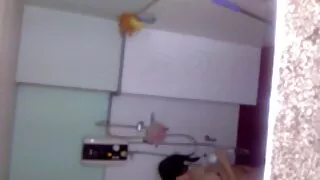 بریزرز کی خوبصورت انیسا کیٹ کے ساتھ کندھوں پر ٹانگیں