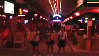 بینگ سے خوبصورت جنجر ہل اور سارہ کلاس کے ساتھ ڈوگی اسٹائل فحش!