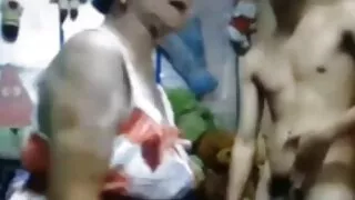 سیکس آرٹ سے موہک ایمیلیا آرگن اور مائیکل فلائی کے ساتھ نوجوان فلم
