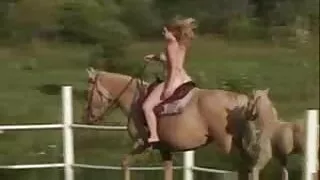 گرلز وے سے گرم ایلسا جین، جیڈ نائل اور راچیل کیولی کے ساتھ کینچی فلم