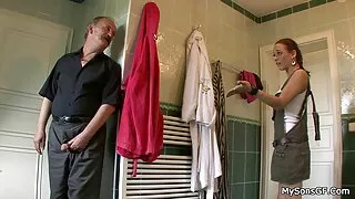 ٹیم اسکیٹ کی زبردست دایا نائٹ کے ساتھ لیگز آن شولڈرز فلم